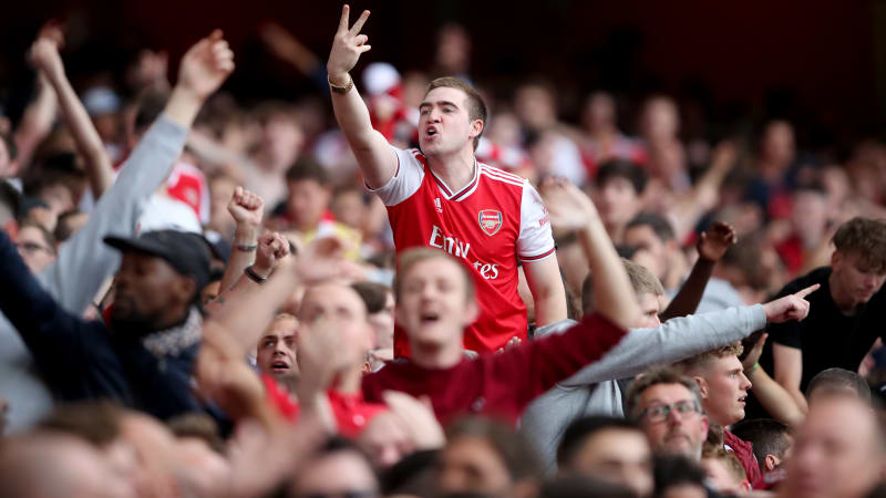 Zrušené ubytování a další „naschvály“. Špičkování fanoušků Tottenhamu a Arsenalu baví svět