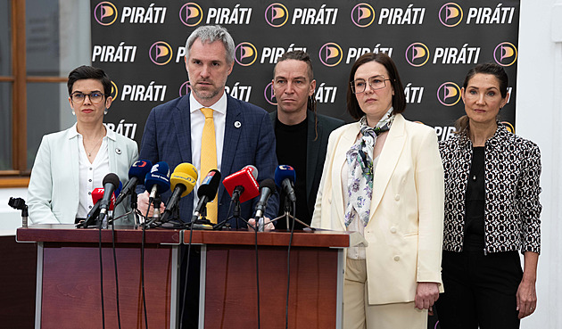 Co bude dál s ČT a ČRo? Opozice svolala expertní skupinu, jsou v ní i lidé z médií