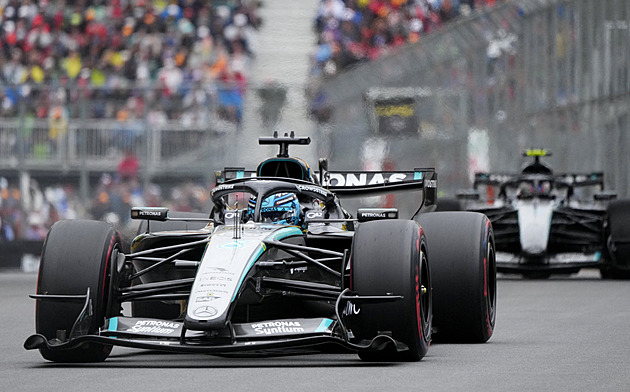 F1 ONLINE: Lídra Russella zradila technika, Velkou cenu Kanady vede Antonelli