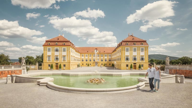 Barokní perla hodinu od českých hranic: Schloss Hof nabízí historii, kulturu i zoo s velbloudy