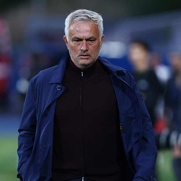Real Madrid uvítal Mourinha, legendární kouč podepsal na tři roky