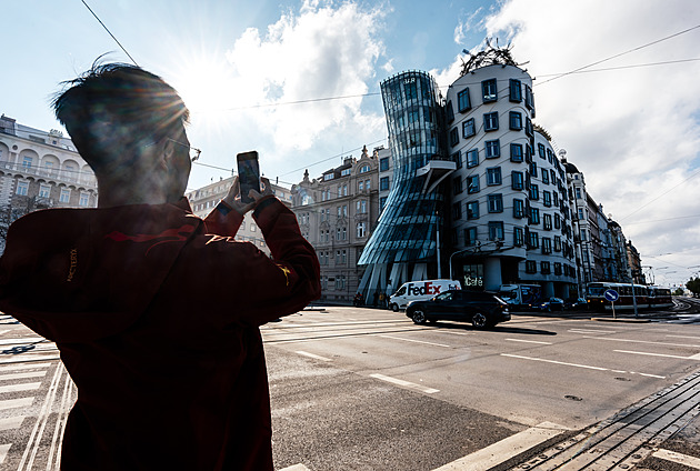 Tančící dům se během 30 let stal symbolem Prahy a turistickým magnetem