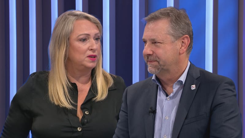 Spor o SMS z Hradu: Macinka fňuká jak tiktoker, útočila Vaňková. Koten se pustil do Pavla