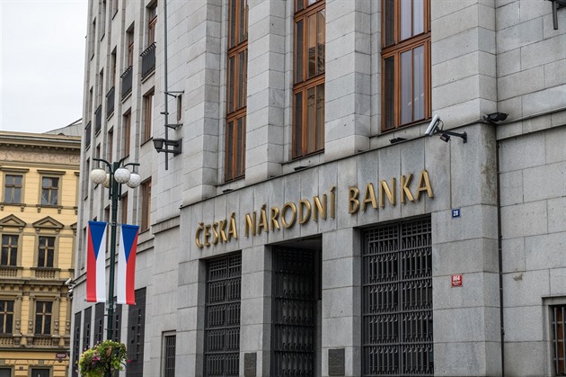 Policie zadržela zaměstnance ČNB. Způsobil škodu za desítky milionů korun