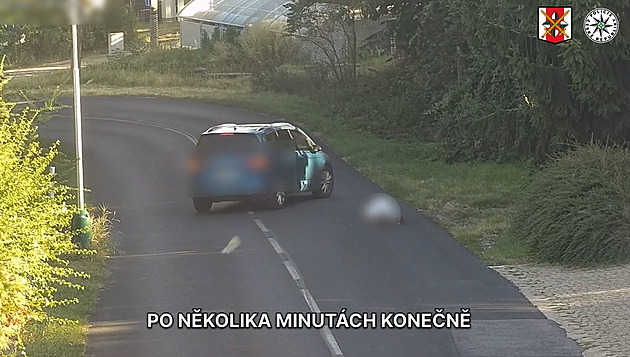 Bylo to jinak. Opilý senior upadl na silnici, policii balamutil historkou o sražení autem