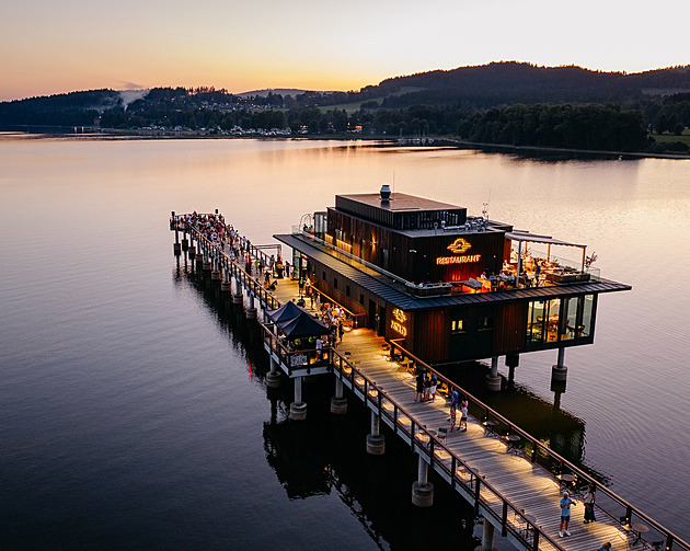 MOLO Bar & Grill: místo pro letní večery, oslavy i firemní akce
