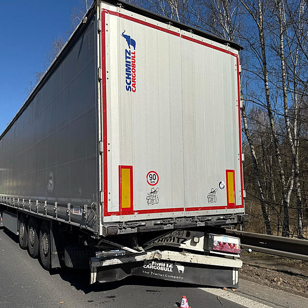 Autu se při stoupání do kopce odpojil přívěs, řidička za ním už nestihla reagovat