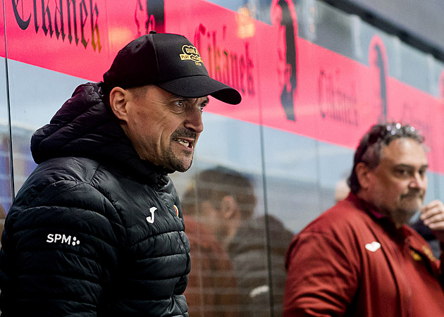 Boj o extraligu? Nože na krku úplně nemáme, říká kouč Jihlavy Ujčík