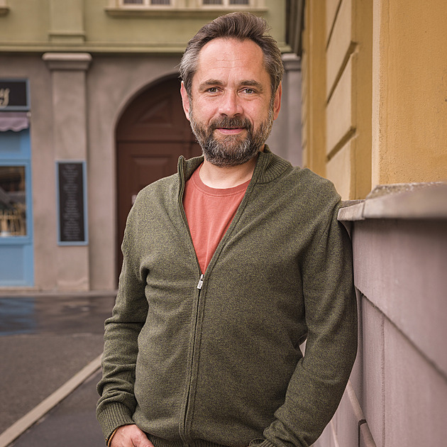 Není nic horšího než herec extrovert, ti nejlepší jsou stydliví, míní Filip Čapka