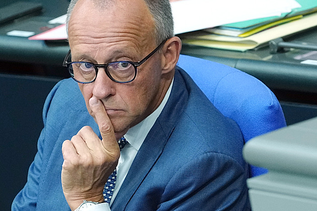 Tlak na Merze roste. Kancléř ruší svou cestu na Valné shromáždění OSN
