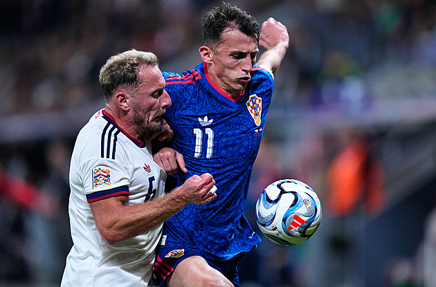 Fotbalistům bude proti Anglii scházet Coufal, v nominaci chybí i Sejk či Šubert