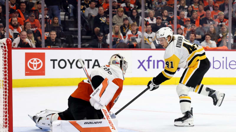 Gólman Vladař v NHL nezabránil ostudné kanonádě. Crosby se dočkal výjimečného zápisu