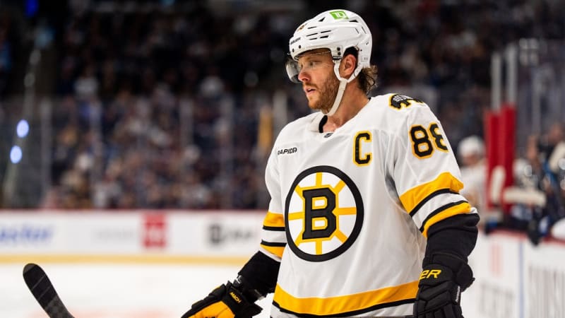 Pastrňákovy první body v sezoně. Přispěl k obratu Bostonu na ledě Winnipegu