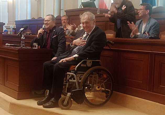 Zeman kritizoval kolaboraci. Vytkl Pavlovi záštitu Sudetoněmeckému dni v Brně