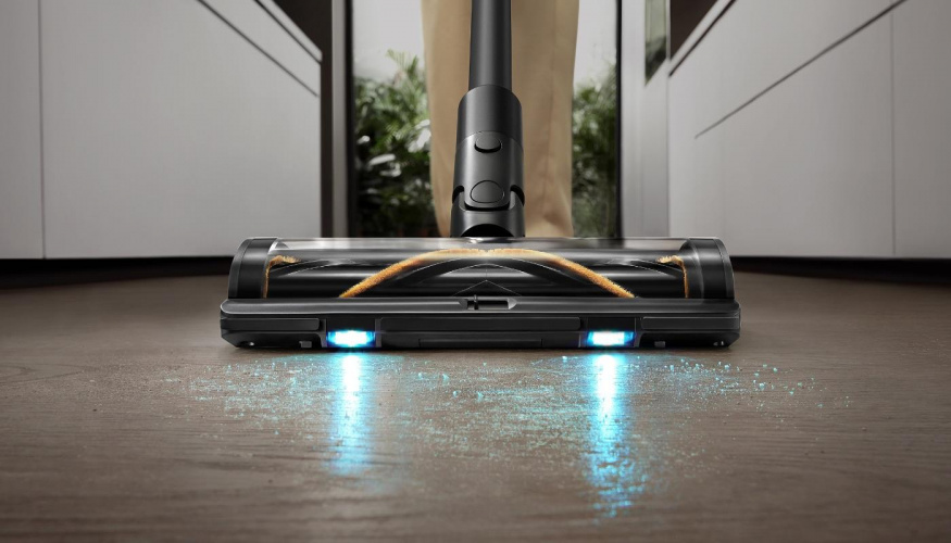 Vysavač jako chytrý gadget: jak si algoritmy a LED optika poradí s nečistotami v celé domácnosti?