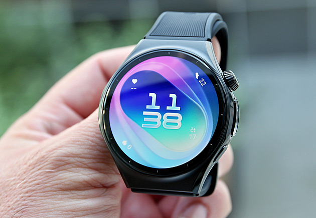 Dostupný luxus, který nahradí i mobil. Hodinky Watch 6 vypadají parádně