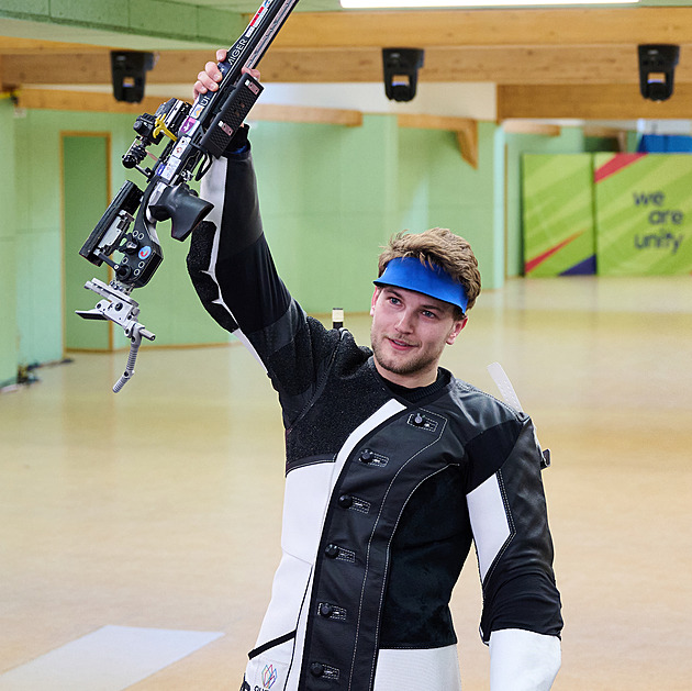 Další medaile pro Přívratského. Na SP v Káhiře získal bronz, Nepejchal těsně čtvrtý