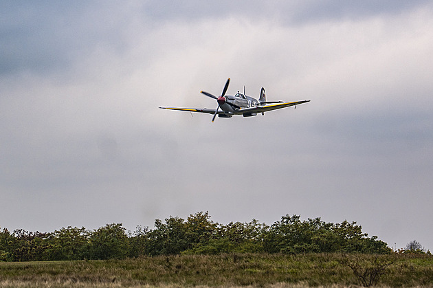 Po 78 letech znovu doma. Spitfire SL633 zase brázdí české nebe