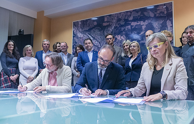 Vsetínskou radnici čeká nová éra. Vítěz Metelka uzavřel koaliční smlouvu bez Čunka
